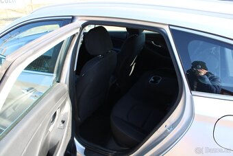Hyundai i30 1,6CRDi 85KW, STYLE, ZÁRUKA, DPH, r.v. 2020 - 7