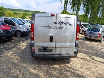 Opel Vivaro 2.0 DCi tažné 3místa - 7
