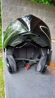 Helma airoh Vyklopna se zatmavovacimi brylemi. - 7