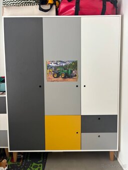 Šatní skřín a komoda - 7