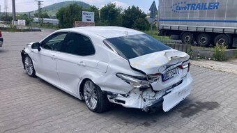 Toyota Camry Hybrid Business Edition - 7