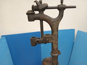 Sloupek s podstavcem ( Sloupová vrtačka ). - 7