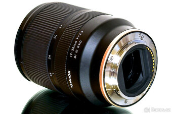 Sony E Tamron 17-28 mm f/2,8 + UV filtr TOP STAV - 7