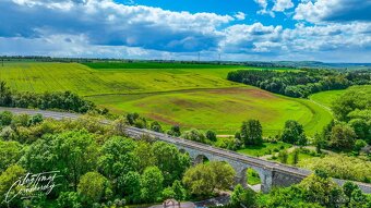 NOVINKA - Prodej krásného rodinného domu s bazénem, dřevěnou - 7