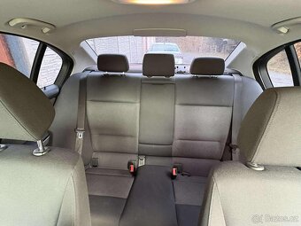 BMW Řada 3 E90 320i 110kW - 7