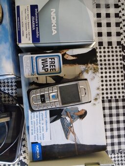 Mobilní telefony na náhradní díly - 7