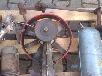 škoda 100  nebo renault 5 - 7