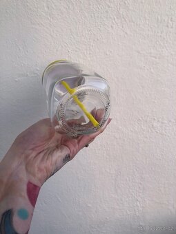 Skleněný hrnek s brčkem - 7