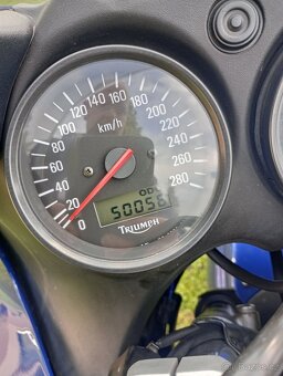Triumph Sprint ST 955i - 7