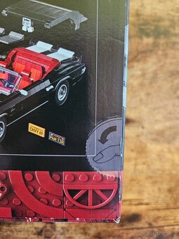 LEGO Icons 10304 Chevrolet Camaro Z28 - 7