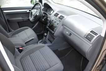 VW TOURAN 2.0TDi 103kW - naj. 214 000km - CUP - 7
