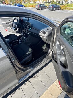 Hyundai i30 Fastback 1.6 CRDi (100 kW) – 1 majitel - 7