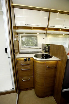 Itineo SLB700, Fiat 109Kw, Automat, 3,5t, 5 jízda / 5 spaní - 7