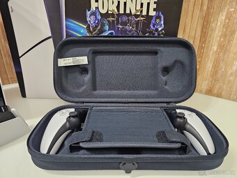 1TB PLAYSTATION 5 SLIM DIGITAL + PLAYSTATION PORTAL REMOTE - 7