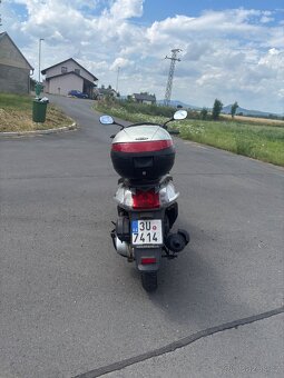 Skútr 125 ccm - 7