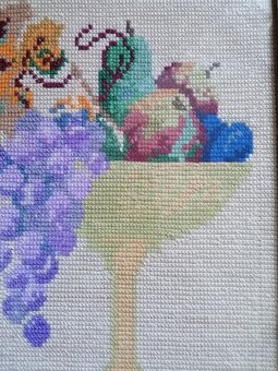 Starožitný ručně vyšívaný obrázek s pohárem - starožitnost - 7