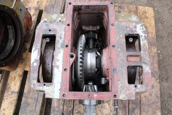 Zetor 6911 rozvodovka diferenciál - 7