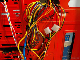 Starší kancelářský PC - 7