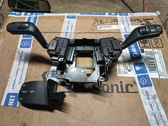 Zbytek věci z interiéru Focus C-Max 2004 - 7