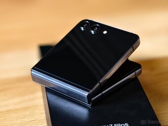 Samsung Galaxy Z flip5 8/512 GB top stav,zár. - 7