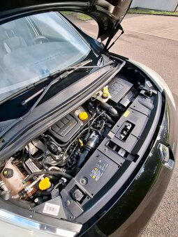 Renault Grand Scenic  nafta 96kW  159000km 7míst  edice BOSE - 7