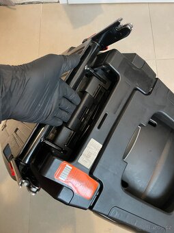 Autosedačka otočná Britax römer - 7