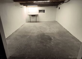 Pronájem 2garáž + elektřina - 7