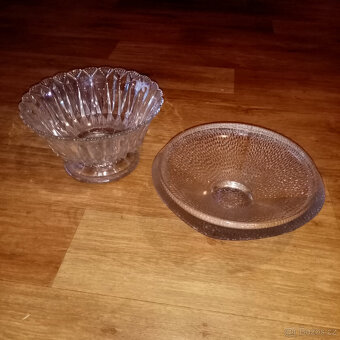 Prodám staré skleničky asi Moser a skleněnou fajfku, slona - 7