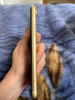 iPhone XR Yellow – 128 GB – na opravu nebo na díly
- 7