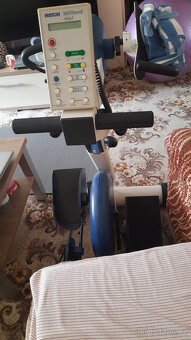 Motomed Reck Viva 1 s tyčí na zapření invalidního vozíku. - 7