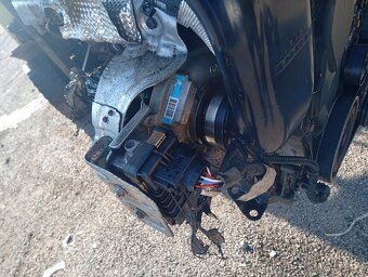 PEUGEOT 4007, CITROEN C-CROSSER MOTOR 2,2HDI 4HN 115KW - 7