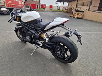 Triumph Speed Triple RR 2400km rv. 2023 - 7