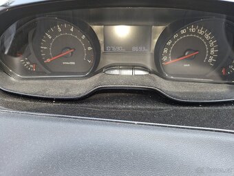 Peugeot 208 - 7