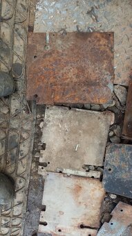 Zetor6711/6911-kastliky nářadí a baterky - 7