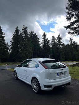 Ford Focus mk2 St225 2.5L - 7