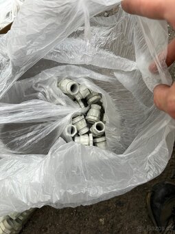 Průchodky na kabely různé průměry - 7