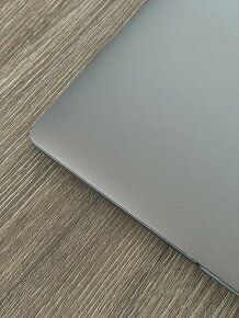 Apple MacBook Pro 13” Touch Bar 2020 | 16GB RAM | 256 GB SSD - 7
