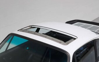 Porsche 911 3.0 SC z roku 1981 - 7