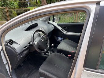 Toyota Yaris 1,3i 74kwr.v 2010 naj 130t - 7