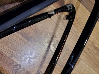 NOVÝ nepoužitý karbonový rámový set KTM Myroon SE 29er + vid - 7