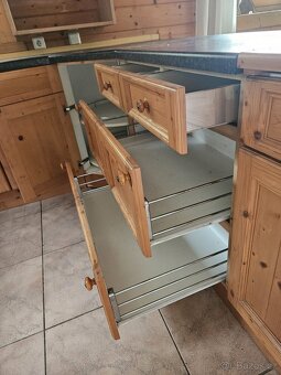 Masivní kuchyňská linka z Německa se spotřebiči - 7