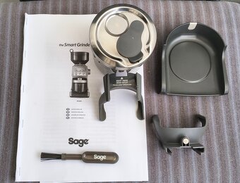 mlýnek na kávu Sage BCG820 Smart Grinder Pro - 7