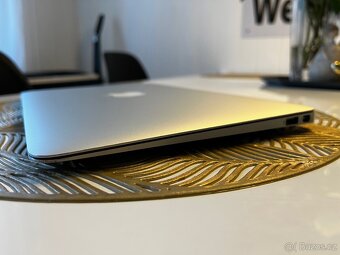 Macbook Air 11’ 256 SSD 8gb RAM - 7