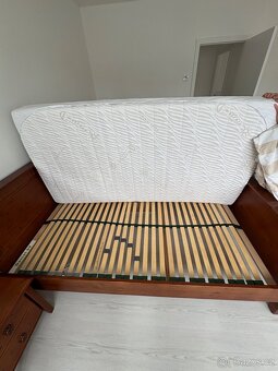 Postel 200 x 200 včetně stolků a matrací - 7