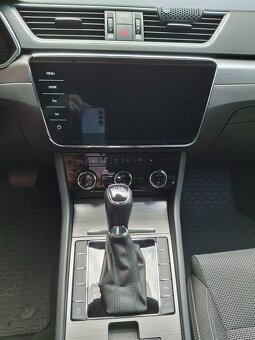 SKODA SUPERB 3 FACE 2.0TDI 110KW MATRIX ,VIRTUAL - 7