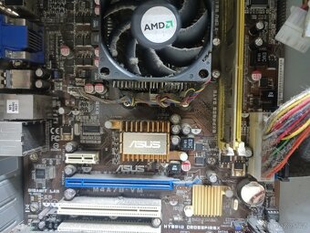 Prodám sadu stolních počítačů dle foto jako celek LEVNĚ - 7