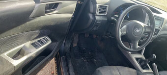 Subaru Forester SH 2.0 4x4 110kw benzín KROUPY Černý - 7