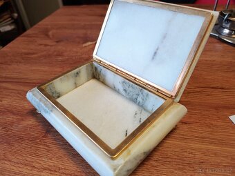 Nádherná mramor. šperkovnice - 7