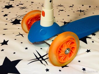 Prodám dětskou koloběžku OXELO DECATHLON - 7