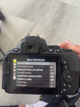 Nikon D5600 + objektiv + 2 baterie s nabíjecí krabičkou - 7